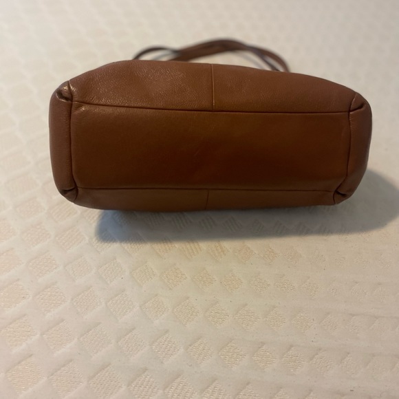 Almost new Coach shoulder tote - Picture 2 of 4